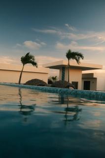 Downtown Penthouse with Private Pool, Rooftop Pool and Gym, short distance from Beaches, Restaurants & Nightlife - 2