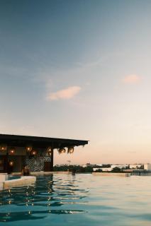 Downtown Penthouse with Private Pool, Rooftop Pool and Gym, short distance from Beaches, Restaurants & Nightlife - 3