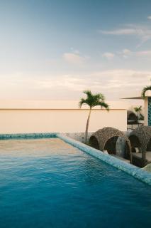 Downtown Penthouse with Private Pool, Rooftop Pool and Gym, short distance from Beaches, Restaurants & Nightlife - 4