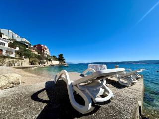 Azure Apartments By The Sea Near City Omiš - 1