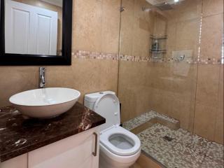 Urban Oasis Penthouse-Jacuzzi! - 5