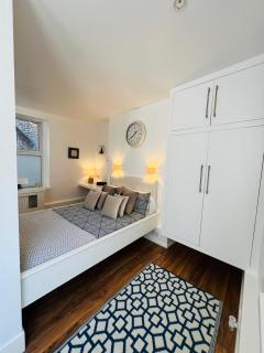 F4 Glasshouse Studio Flat - 8
