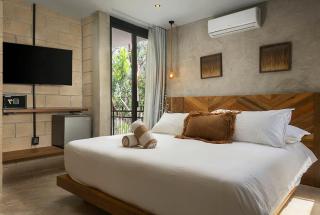 Luxe Concrete Jungle 5BR Villa Concierge - 7