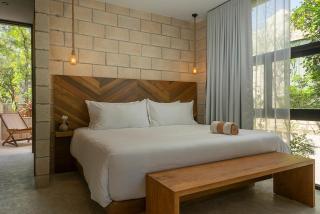 Luxe Concrete Jungle 5BR Villa Concierge - 3