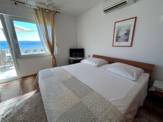 Azure Apartments By The Sea Near City Omiš - 3
