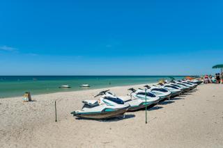 Stroll to Bonita Beach Park: Ocean-View Getaway - 6