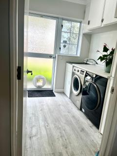 Stylish Family Retreat - 3