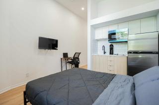 Gorgeous studio with Free parking - 9