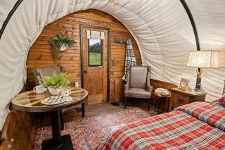 Grand Canyon Covered Wagon for Family-Friendly Glamping in Meadview, Arizona - 2