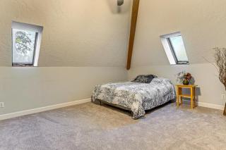 Spacious Family Villa with Decks in Chilton! - 9