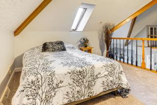 Spacious Family Villa with Decks in Chilton! - 8