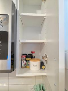 Cozy and Private 1BR Basement Suite in West Edmonton - 6