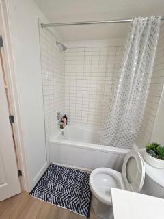 Cozy and Private 1BR Basement Suite in West Edmonton - 4