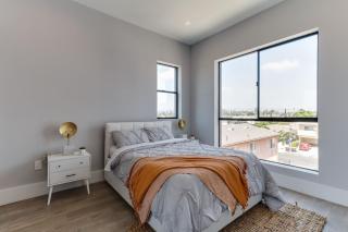 Luxury Modern 4 Bed 4 Bath Home with Rooftop Deck #6 - 5