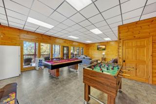 Hillbilly Hilton Hot Tub, Game Room, MTN View - 8