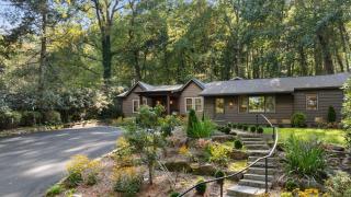 Dahlia House, 5 BDRM, Walk to town - 7