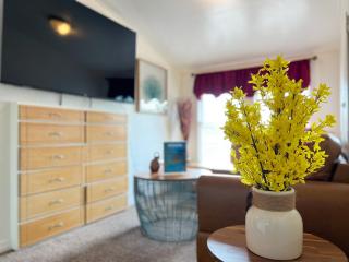 1920s Rustic Cabin, 20 Min to Disney and Nightlife - 4