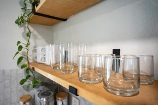 Dog Friendly - 8min to Downtown - FAST Wifi - 3