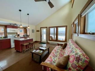 Gorgeous Cabin Getaway on a Farm in Windsor County, Vermont - 7