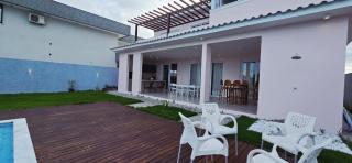 Casa com Piscina e Vista Parcial para o Mar - 2