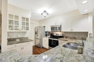 172 Colonnade Club - 7