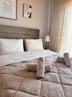 Zoe's Luxury Homes 2 - 6