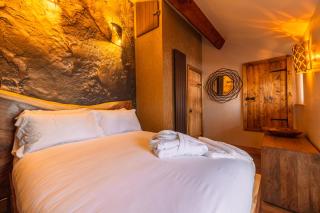 Spa Cottage - Hot Tub, Cold Pod & Sauna - 1