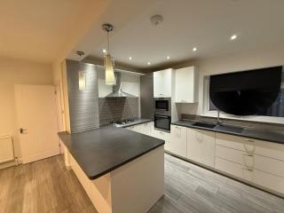 5 bedroom house in Pettswood - 0