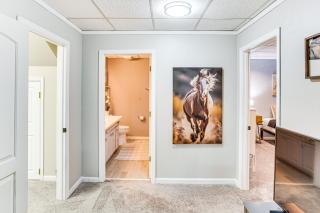 Rustic Cowboy Ranch Retreat Stay Near Nashville - 1