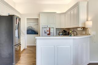 Less Than 1 Mi to Oak Tree National Cozy Getaway! - 7