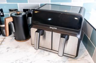 The Cozy Corner near NEC Birmingham Airport Entire Apartment Work Desk - 1