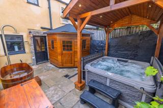 Spa Cottage - Hot Tub, Cold Pod & Sauna - 8