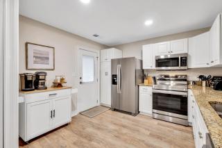 592 Queen's Grant - 3