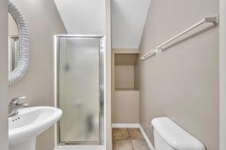 536 Queen's Grant - 3