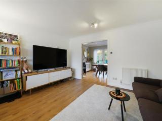 3 Bedrooms Big Kitchen Front & Back Garden House - 5