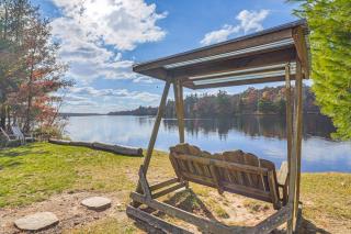 Lake Arbutus Cabin Private Deck and Hot Tub! - 0