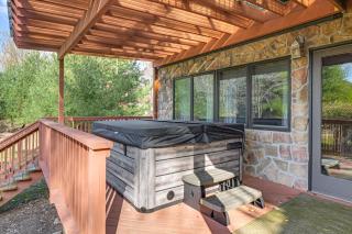 Lake Arbutus Cabin Private Deck and Hot Tub! - 7