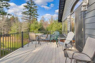Lake Arbutus Cabin Private Deck and Hot Tub! - 6