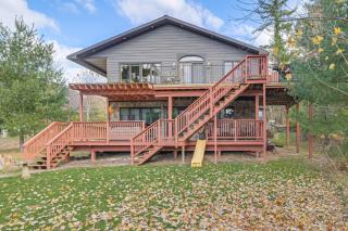 Lake Arbutus Cabin Private Deck and Hot Tub! - 4