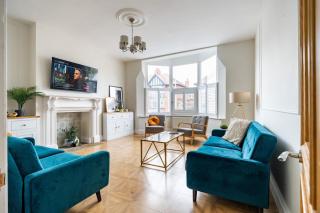 The Queens Ground Floor Apartment - 0