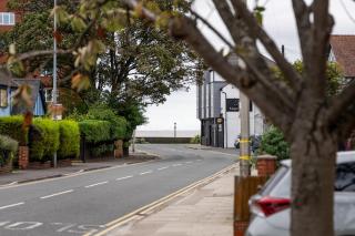 The Queens Ground Floor Apartment - 1