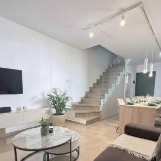 Luxury Beach Villa 2 min Walk to Sea & Airport - 7