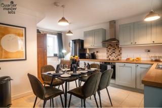 3 Bedroom House that Sleeps 6 - 6