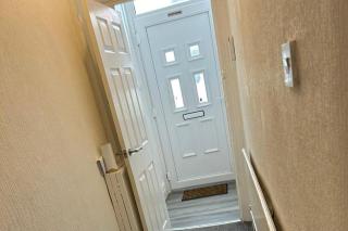 5 Bed House - Sleeps 10 - Garden - Parking - Wifi - 7