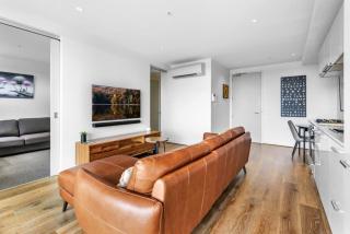 Pristine 1-Bed Apartment near Local Cafes - 8