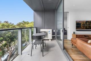 Pristine 1-Bed Apartment near Local Cafes - 3