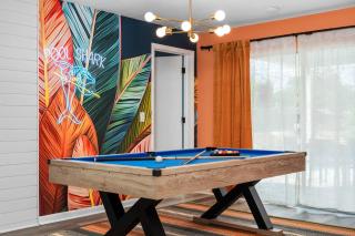 Mins to Beach, Heated Pool, MiniGolf, Firepit - 7