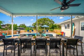 Mins to Beach, Heated Pool, MiniGolf, Firepit - 3