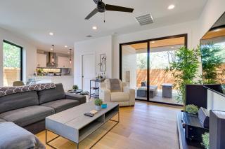 Chic Austin House with Spacious Backyard and Hammock - 4