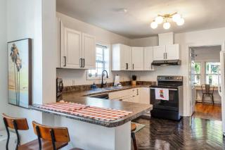 Red Door Bungalow Downtown Pensacola - 1